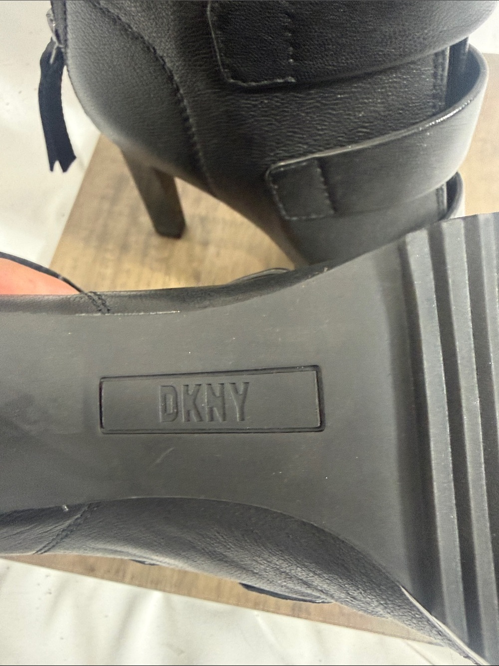 DKNY booties with velcro straps - Picture 2 of 9